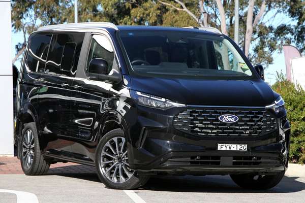2025 Ford Tourneo